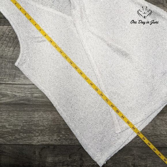 Chico's Sleeveless Sweater Top Size 1 (8-10) - Picture 4 of 5